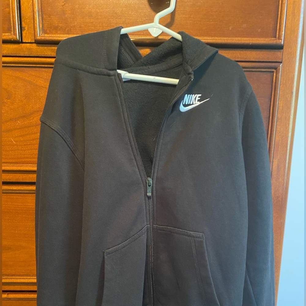 Nike zip up hoodie- like new!